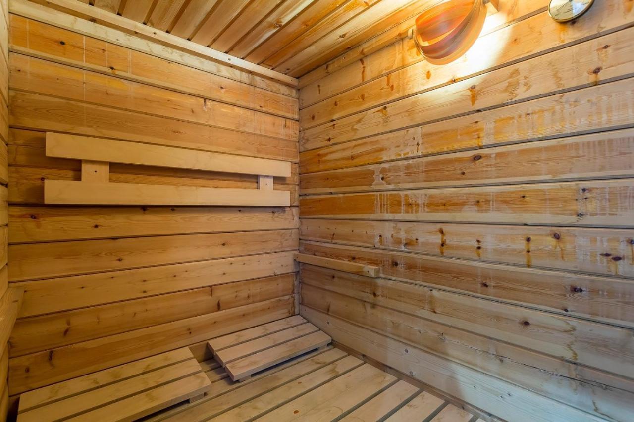 The Old Lyon Sauna 6 People Екстериор снимка